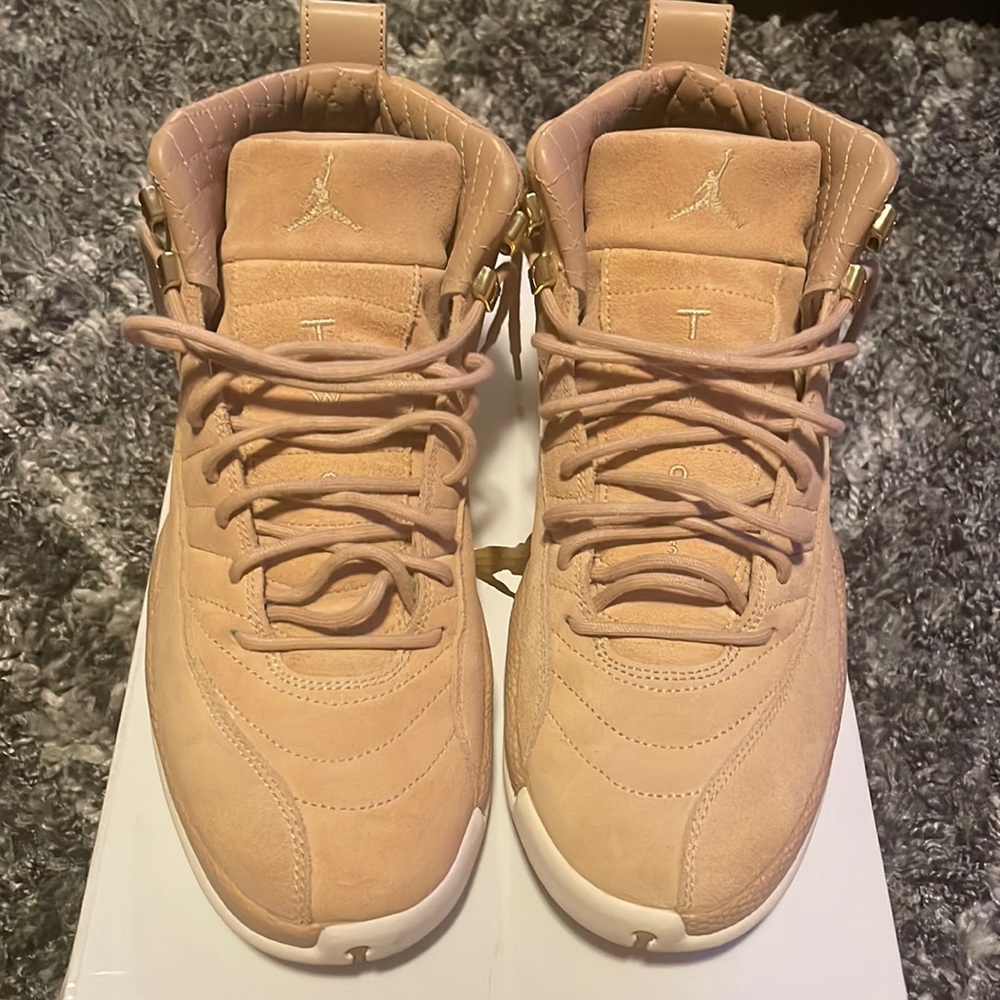 Jordan Retro 12 Vachetta Tan/Metallic Gold Size 10 in women
